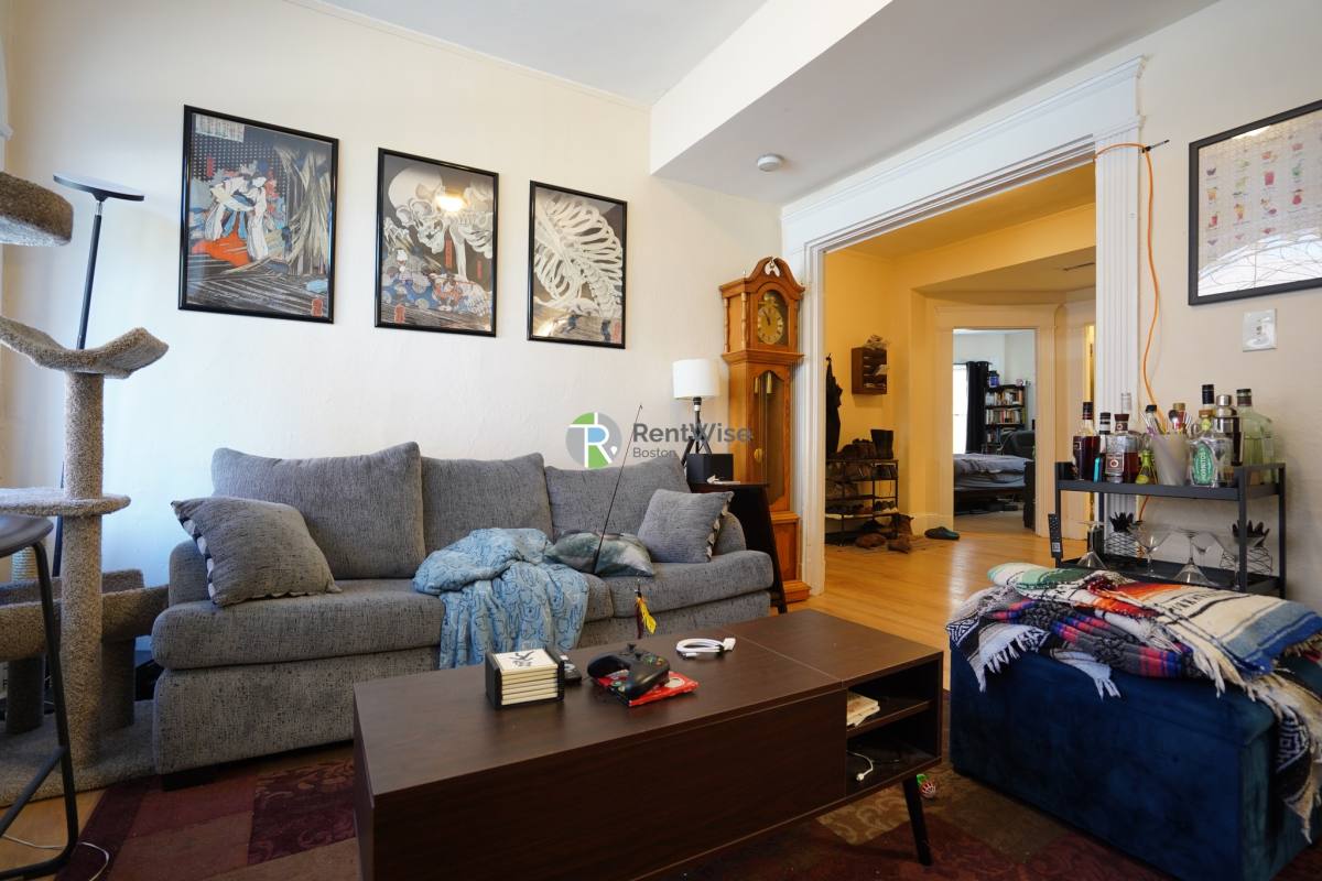 Apartment for rent at 10 Foster St #1, Brookline, MA 02446