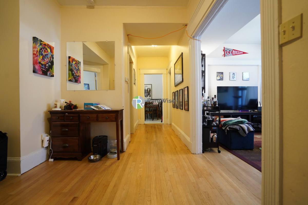 Apartment for rent at 10 Foster St #1, Brookline, MA 02446