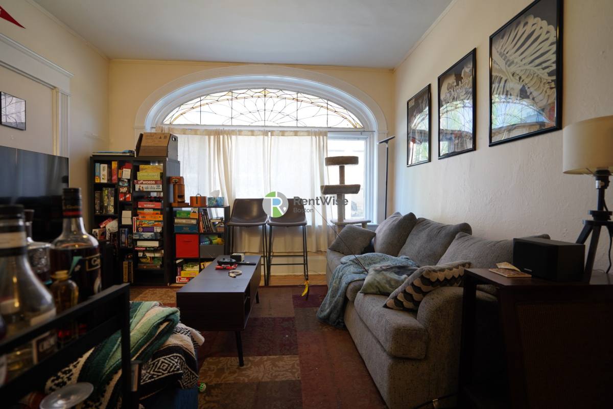 Apartment for rent at 10 Foster St #1, Brookline, MA 02446