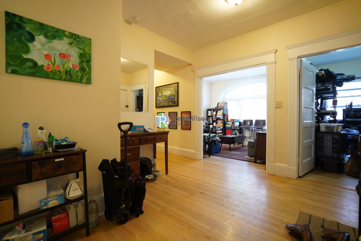 Apartment for rent at 10 Foster St #1, Brookline, MA 02446