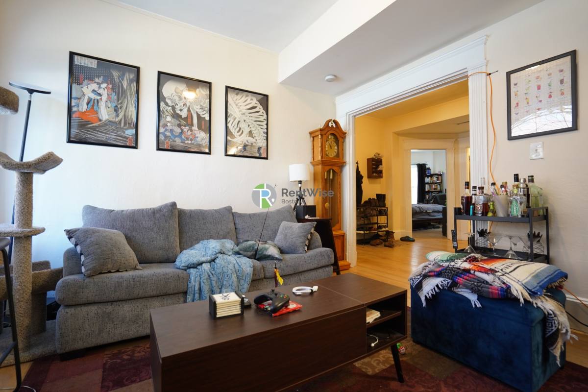 Apartment for rent at 10 Foster St #1, Brookline, MA 02446