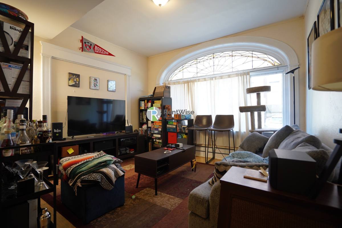Apartment for rent at 10 Foster St #1, Brookline, MA 02446