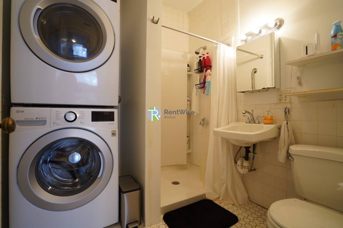 Apartment for rent at 14 Foster St #1, Brookline, MA 02446