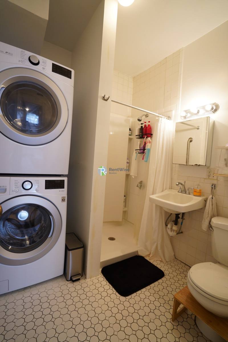 Apartment for rent at 14 Foster St #1, Brookline, MA 02446