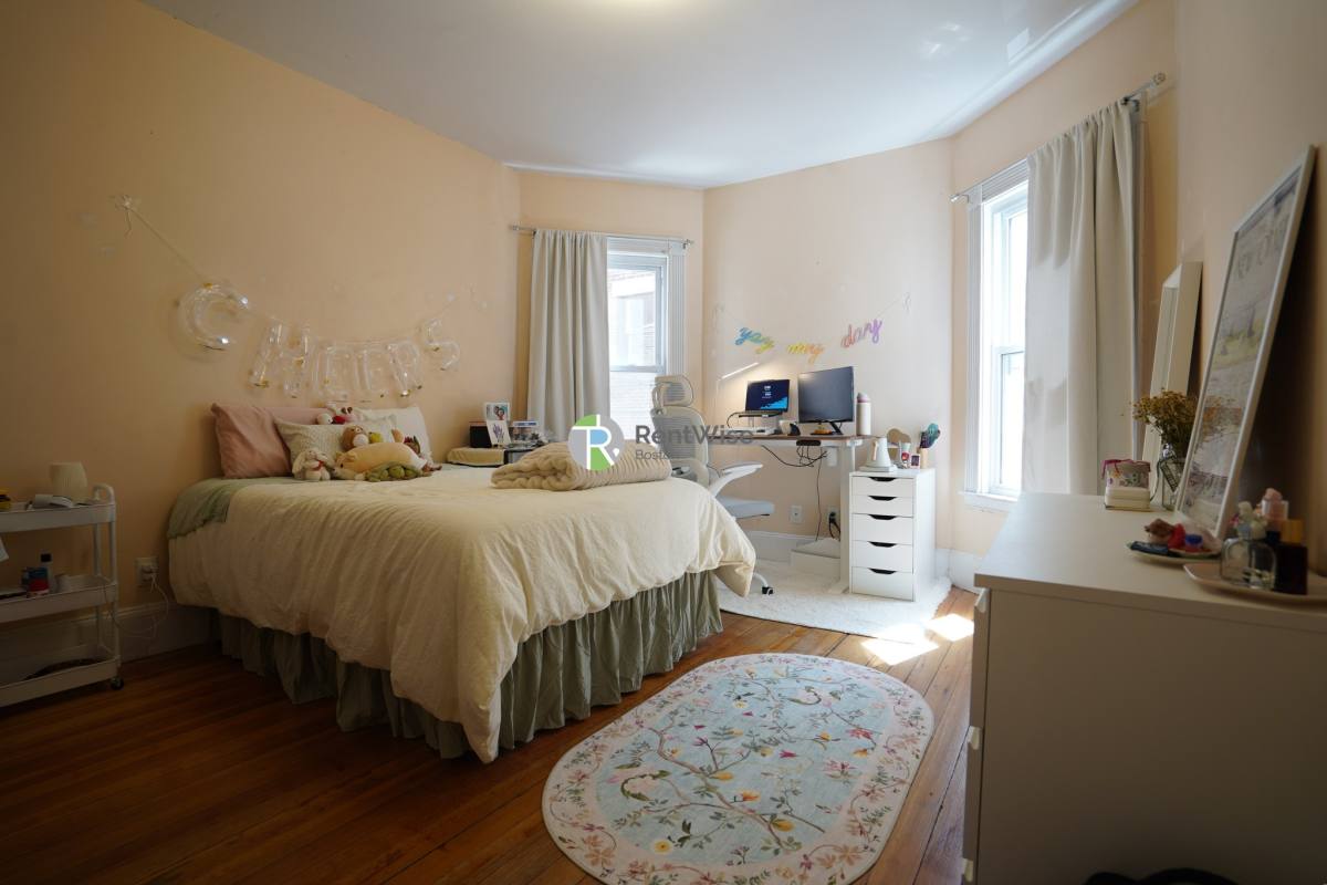 Apartment for rent at 14 Foster St #1, Brookline, MA 02446
