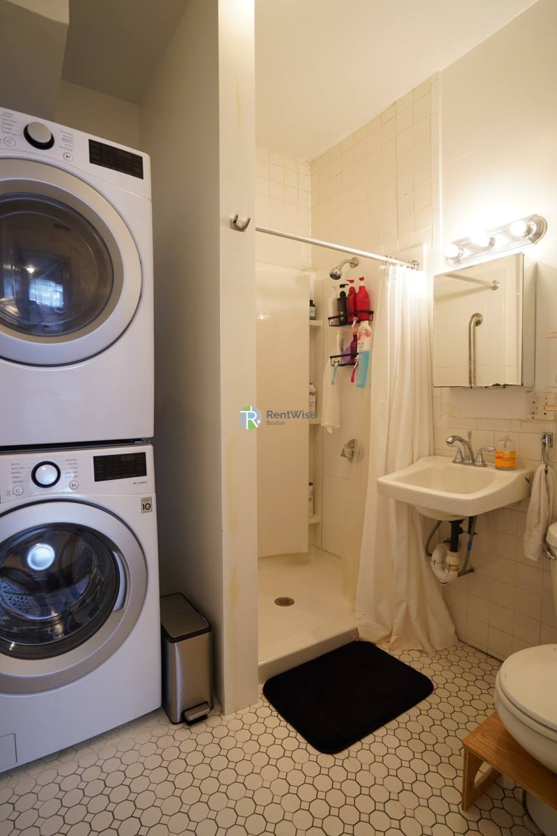 Apartment for rent at 14 Foster St #1, Brookline, MA 02446