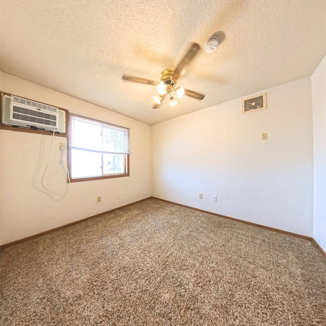 Apartment for rent at 203 N E St, Albion, IA 50005