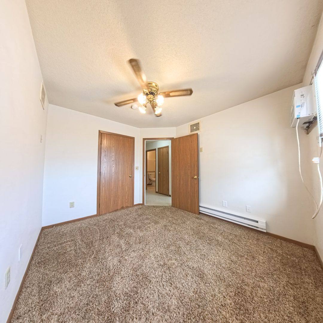 Apartment for rent at 203 N E St, Albion, IA 50005