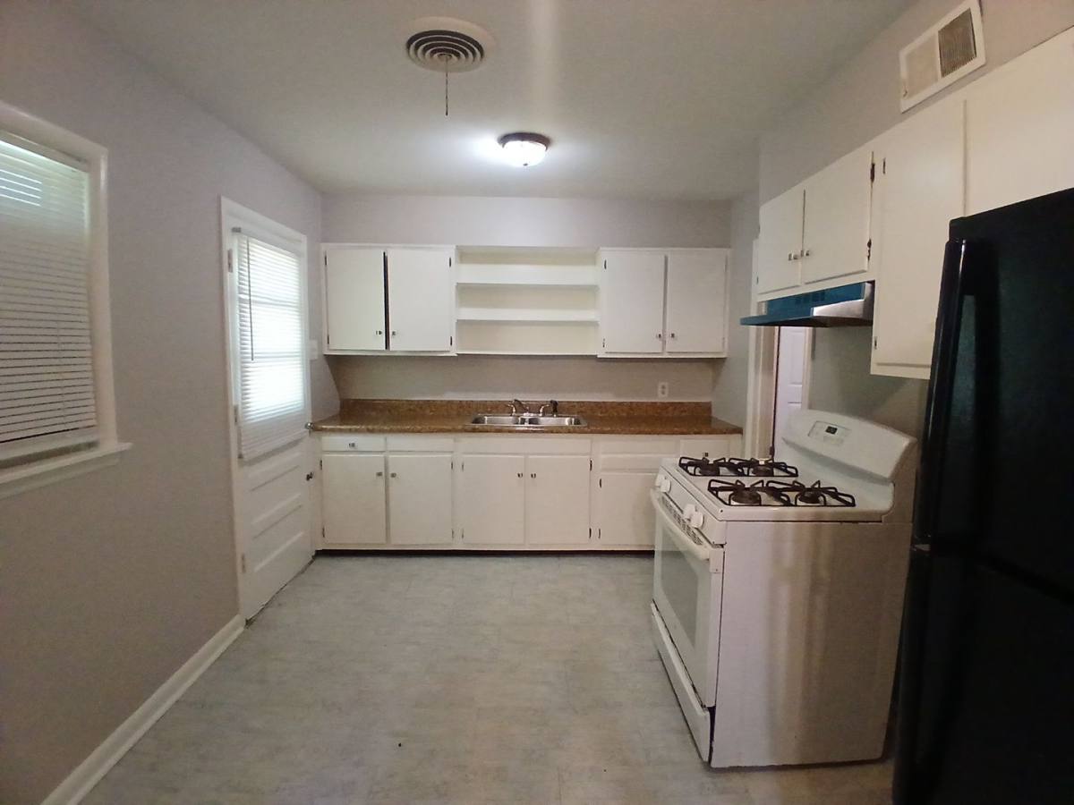 House for rent at 1787 S Perkins Rd, Memphis, TN 38117