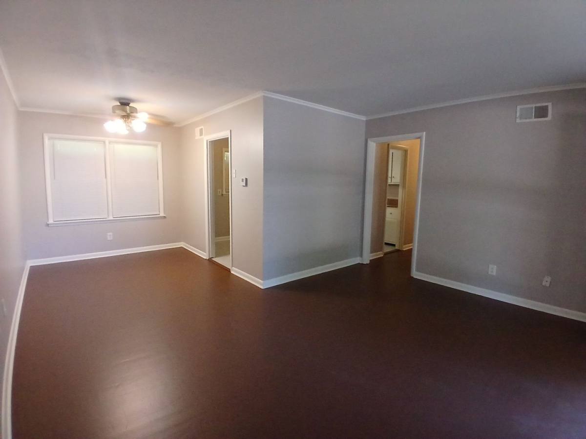 House for rent at 1787 S Perkins Rd, Memphis, TN 38117