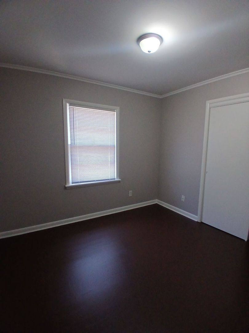 House for rent at 1787 S Perkins Rd, Memphis, TN 38117