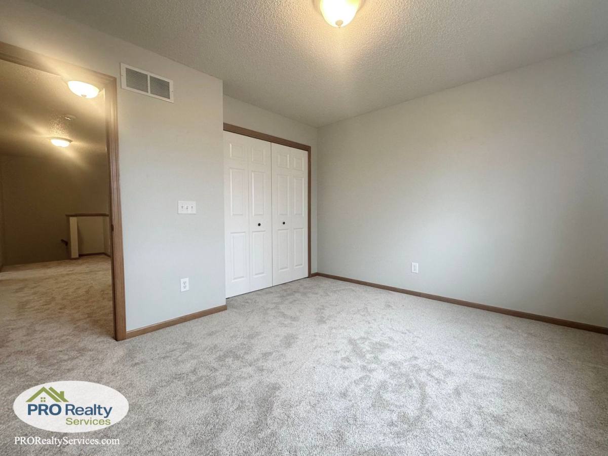 Townhouse for rent at 17190 Monroe St NW, Elk River, MN 55330