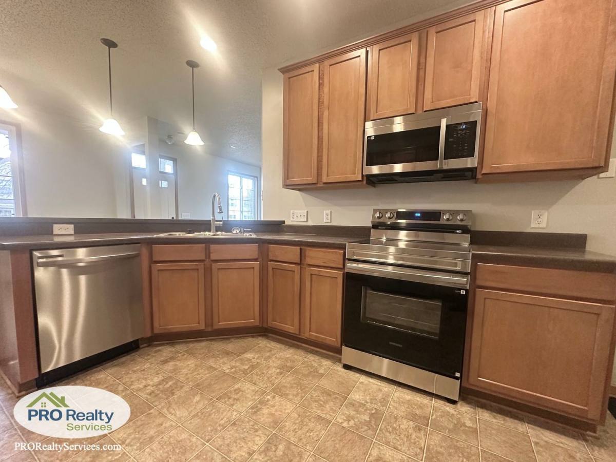 Townhouse for rent at 17190 Monroe St NW, Elk River, MN 55330