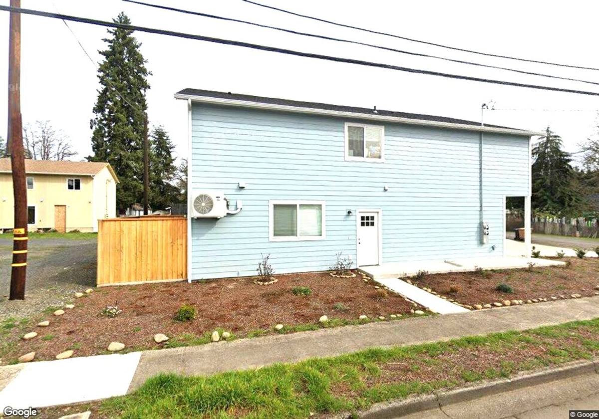 Apartment for rent at 1307 22nd Ave, Sweet Home, OR 97386