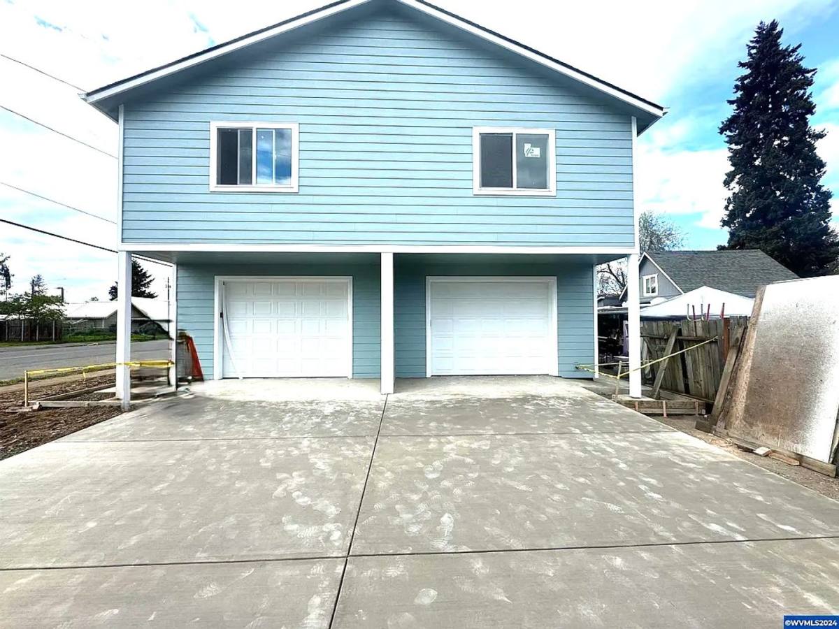 Apartment for rent at 1307 22nd Ave, Sweet Home, OR 97386