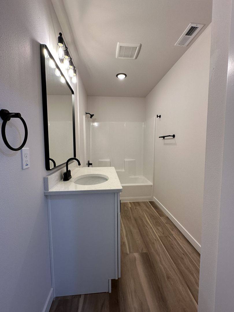 Apartment for rent at 1307 22nd Ave, Sweet Home, OR 97386
