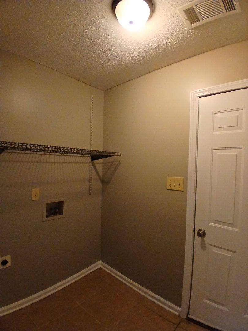 House for rent at 2689 Bay Pointe Circle N, Memphis, TN 38128