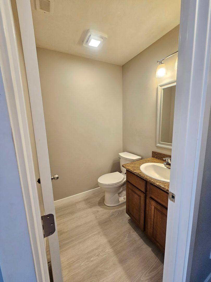 Apartment for rent at 608 S Division St, Moses Lake, WA 98837