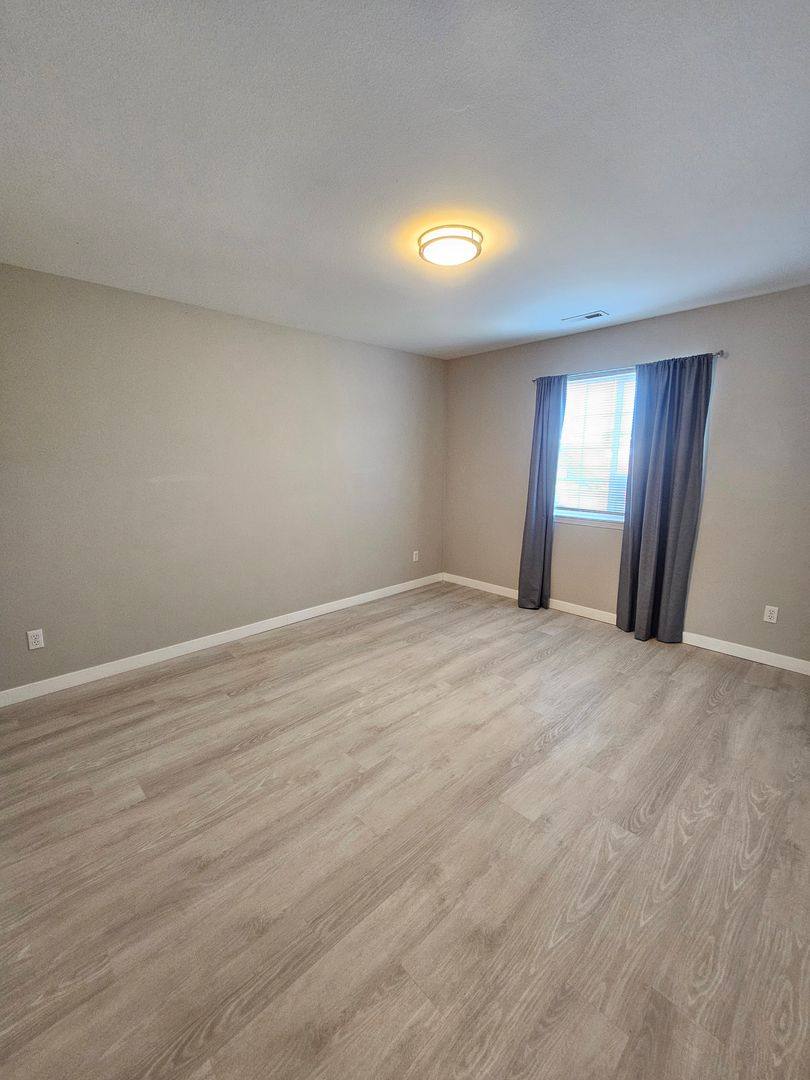 Apartment for rent at 608 S Division St, Moses Lake, WA 98837