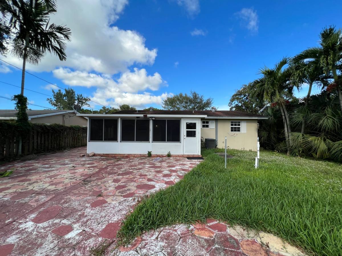 House for rent at 2448 SW 42nd Terrace, Fort Lauderdale, FL 33317