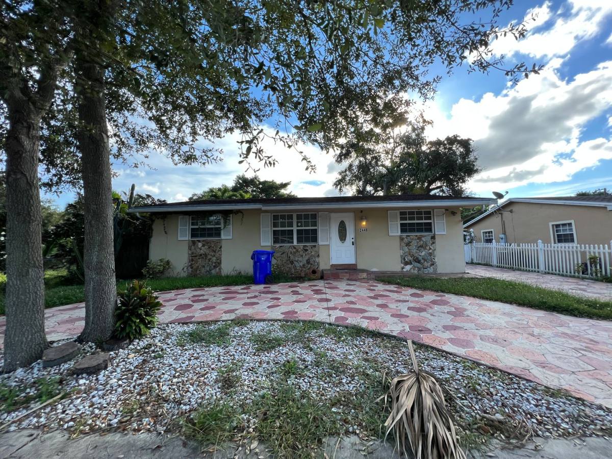 House for rent at 2448 SW 42nd Terrace, Fort Lauderdale, FL 33317