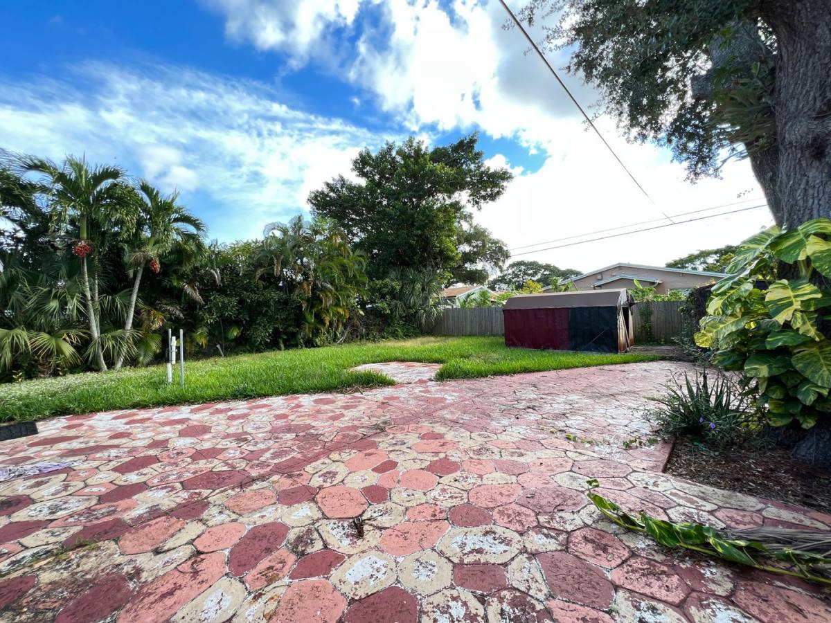 House for rent at 2448 SW 42nd Terrace, Fort Lauderdale, FL 33317