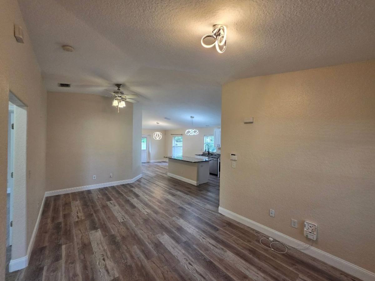 House for rent at 808 Valencia Ave, Daytona Beach, FL 32114