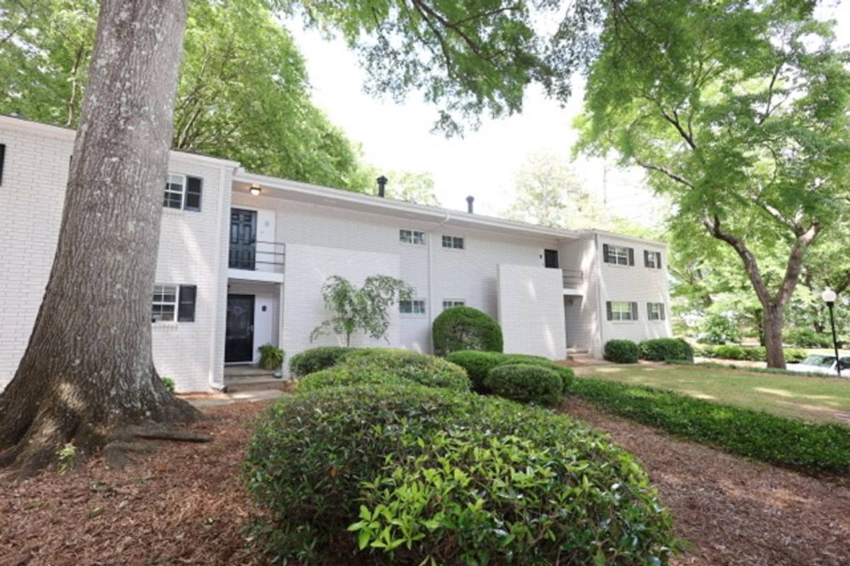 Condo for rent at 311 Peachtree Hills Ave NE #11 C, Atlanta, GA 30305