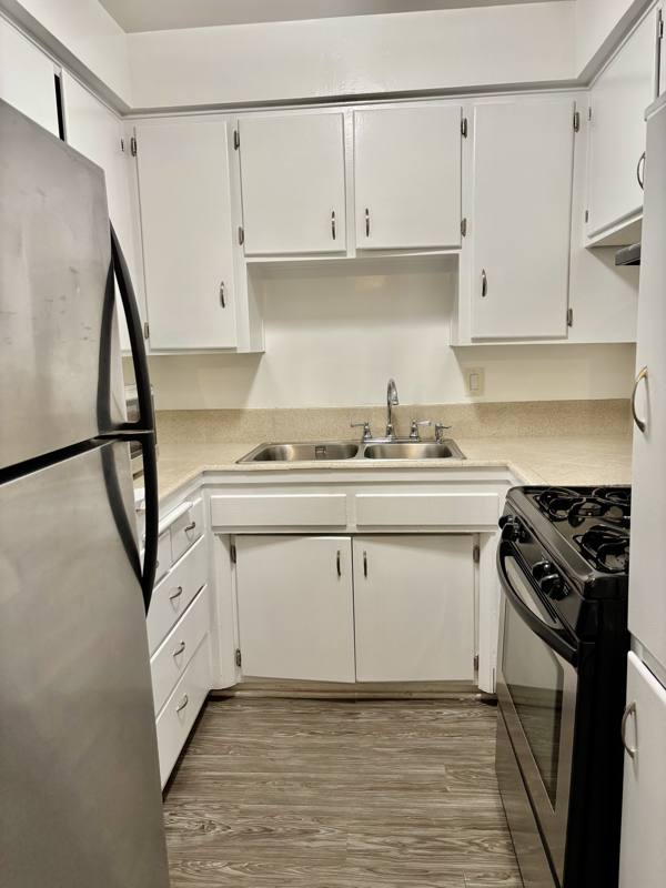 Apartment for rent at 1595 E Chevy Chase Dr #24, Glendale, CA 91206