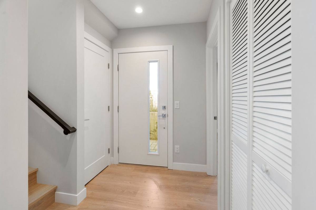 Townhouse for rent at 3209 L St, San Diego, CA 92102