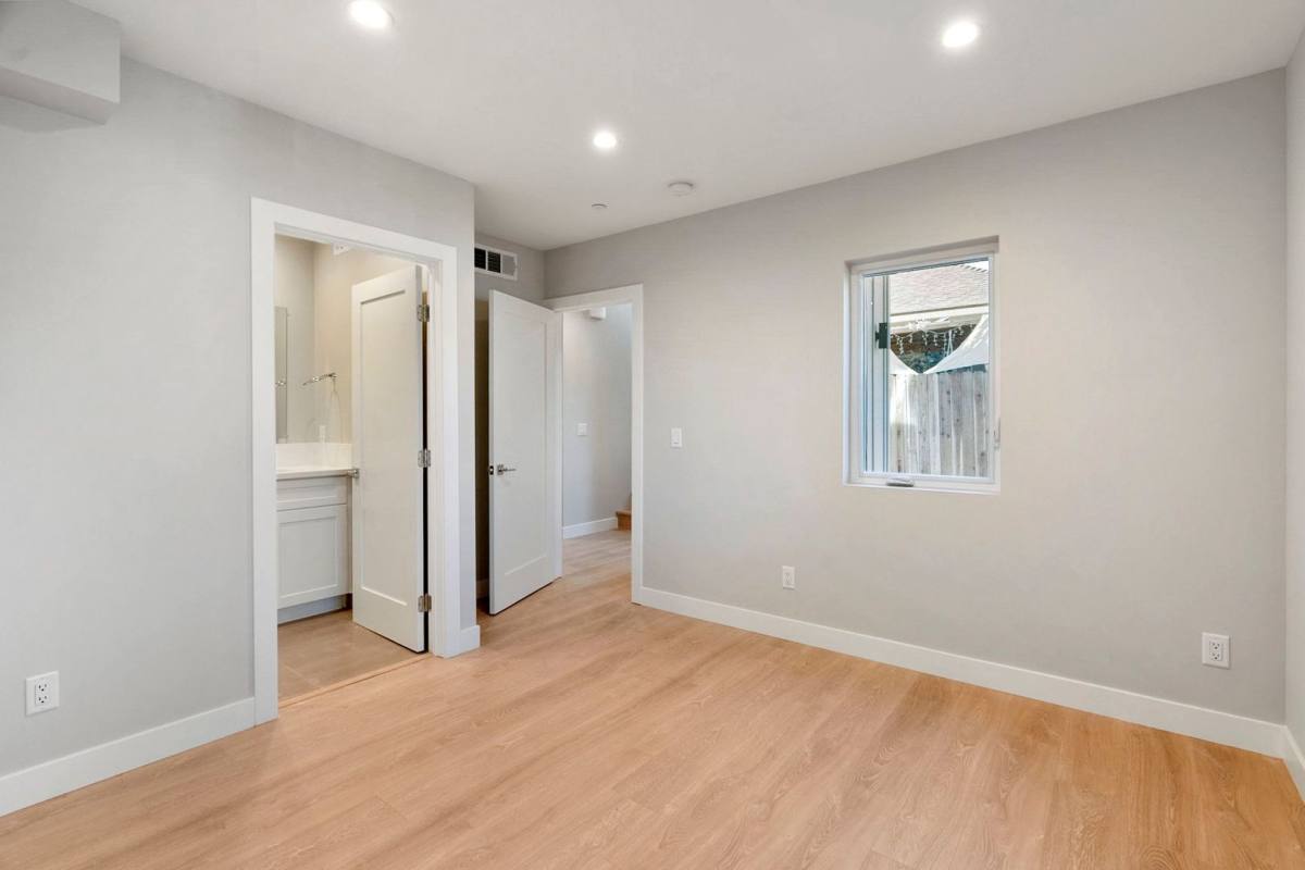 Townhouse for rent at 3209 L St, San Diego, CA 92102