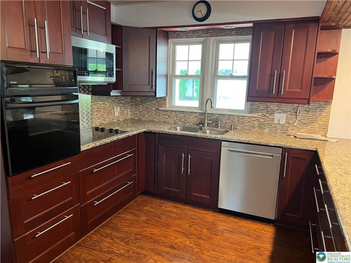 House for rent at 2401 Lawnherst Ave, Easton, PA 18045