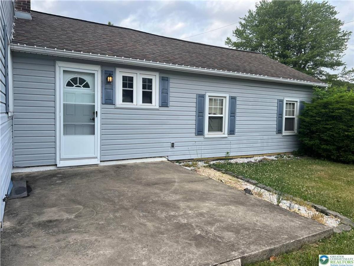 House for rent at 2401 Lawnherst Ave, Easton, PA 18045
