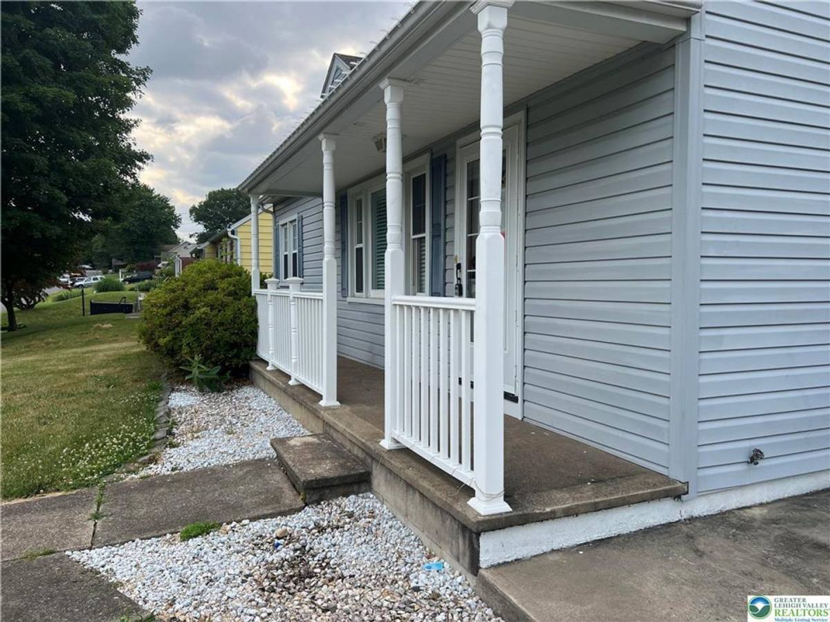 House for rent at 2401 Lawnherst Ave, Easton, PA 18045