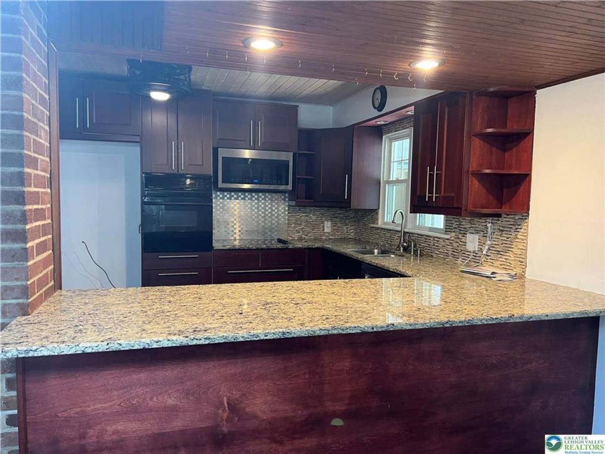 House for rent at 2401 Lawnherst Ave, Easton, PA 18045