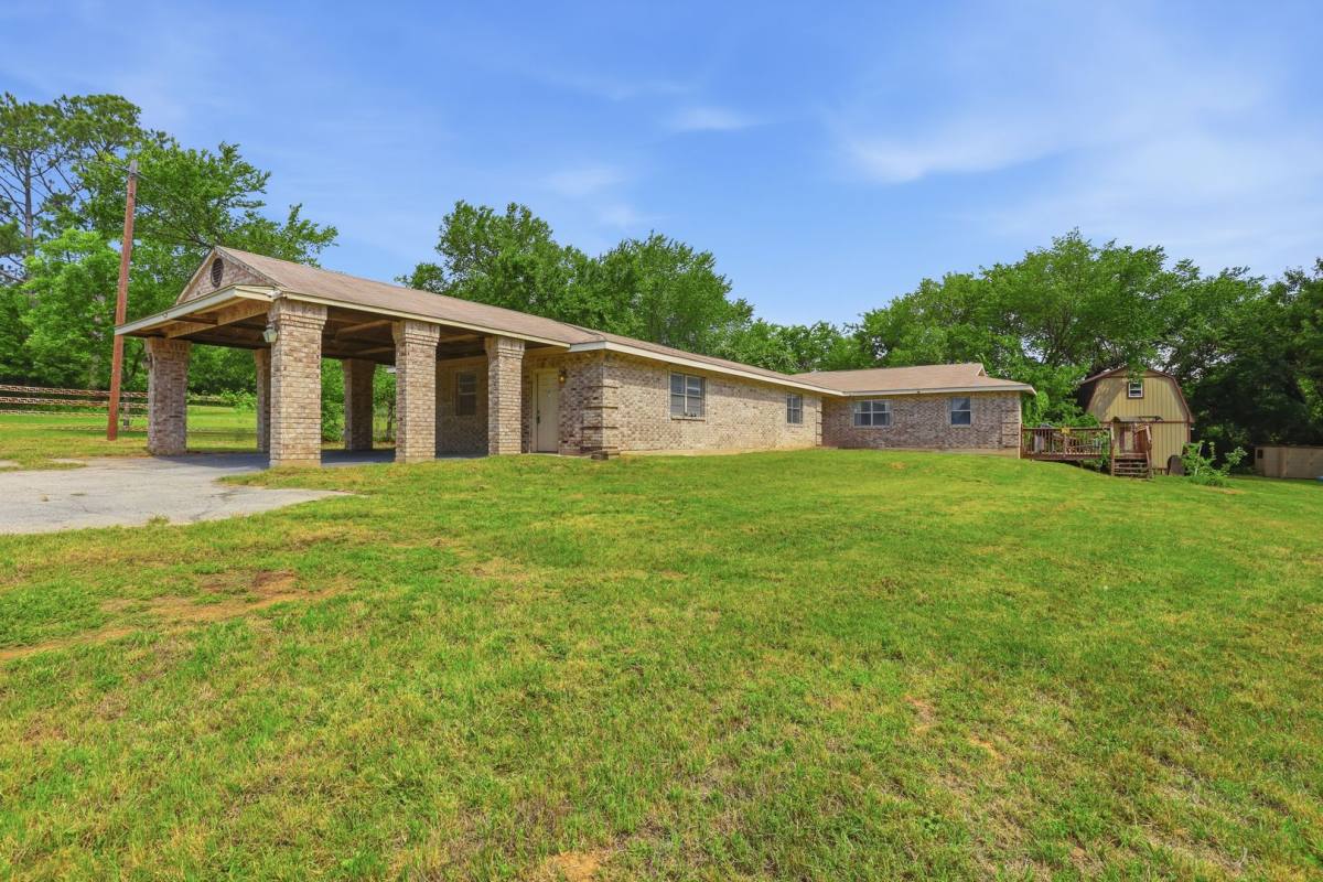 House for rent at 4824 Looney Lane, Cleburne, TX 76031
