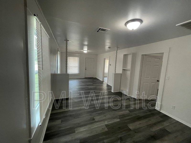 House for rent at 202 N Ash St, Wichita, KS 67214