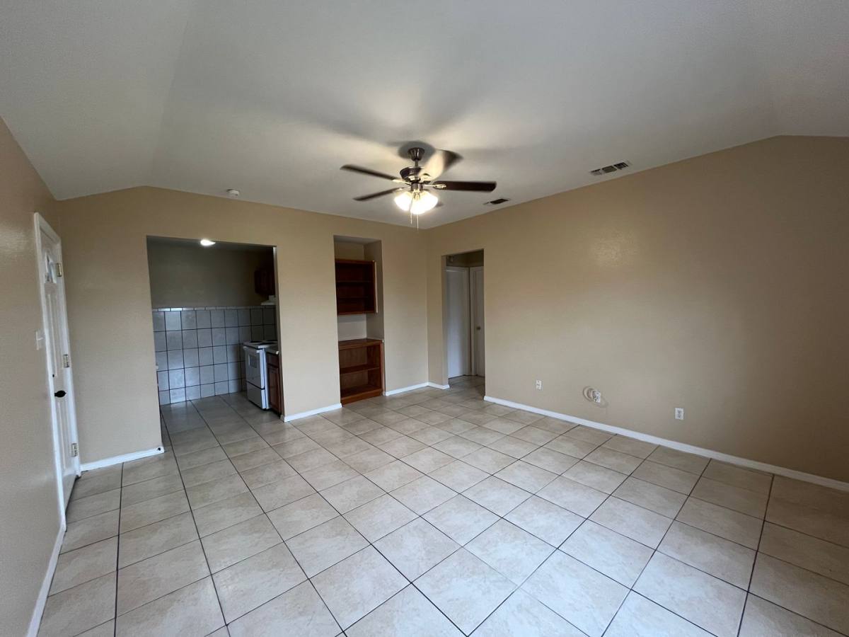 Apartment for rent at 1016 Blanco Rd, San Antonio, TX 78212