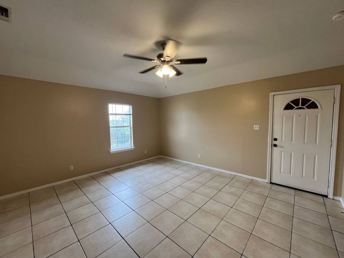 Apartment for rent at 1016 Blanco Rd, San Antonio, TX 78212