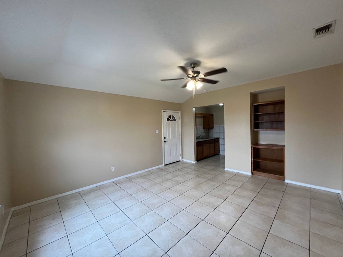 Apartment for rent at 1016 Blanco Rd, San Antonio, TX 78212