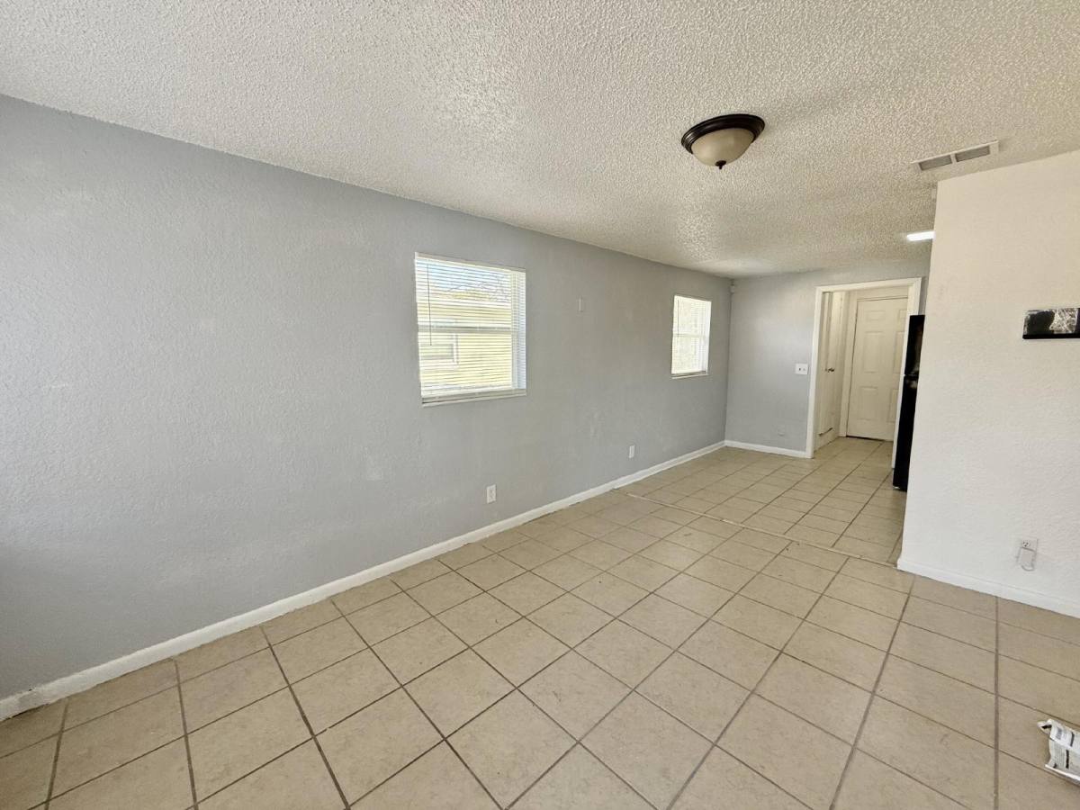 House for rent at 2540 W 25th St, Jacksonville, FL 32209
