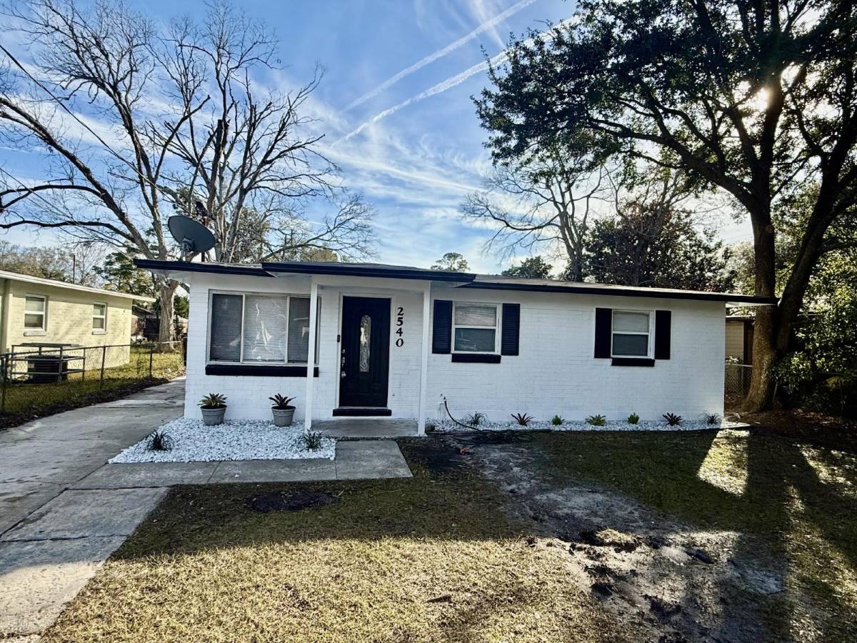 House for rent at 2540 W 25th St, Jacksonville, FL 32209