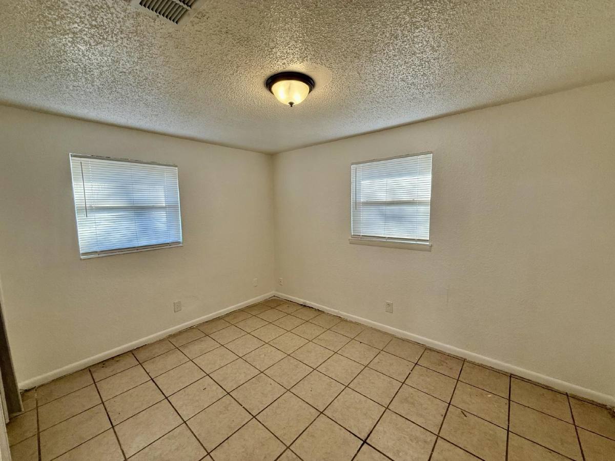 House for rent at 2540 W 25th St, Jacksonville, FL 32209