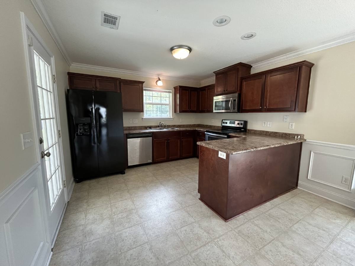 House for rent at 1115 Creekside Circle, Hinesville, GA 31313