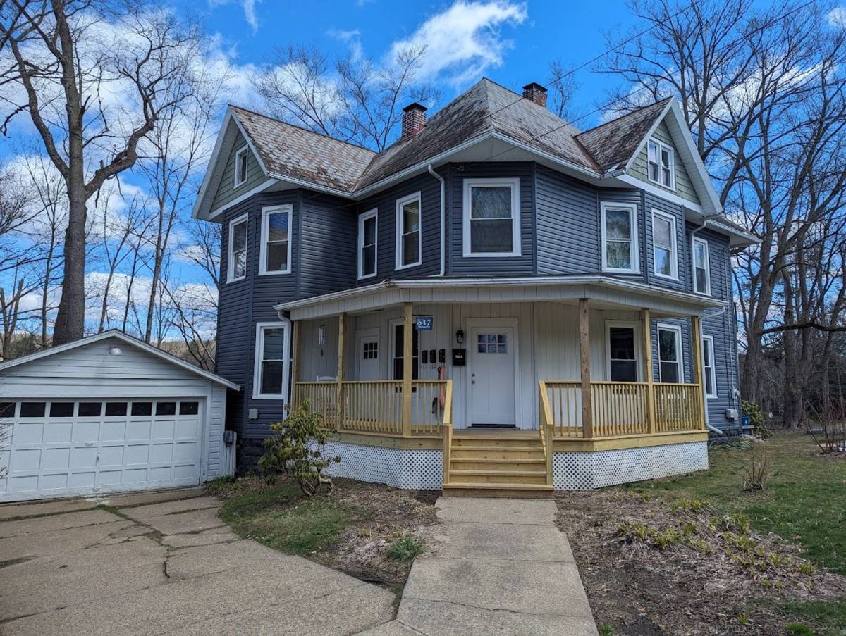 Apartment for rent at 547 Walnut St, Meadville, PA 16335