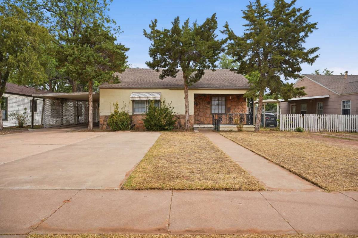 House for rent at 2416 30th St, Lubbock, TX 79411