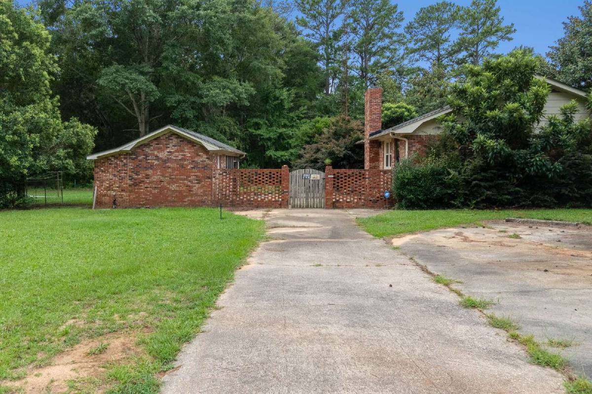 House for rent at 9 Bancroft Dr, Sumter, SC 29154