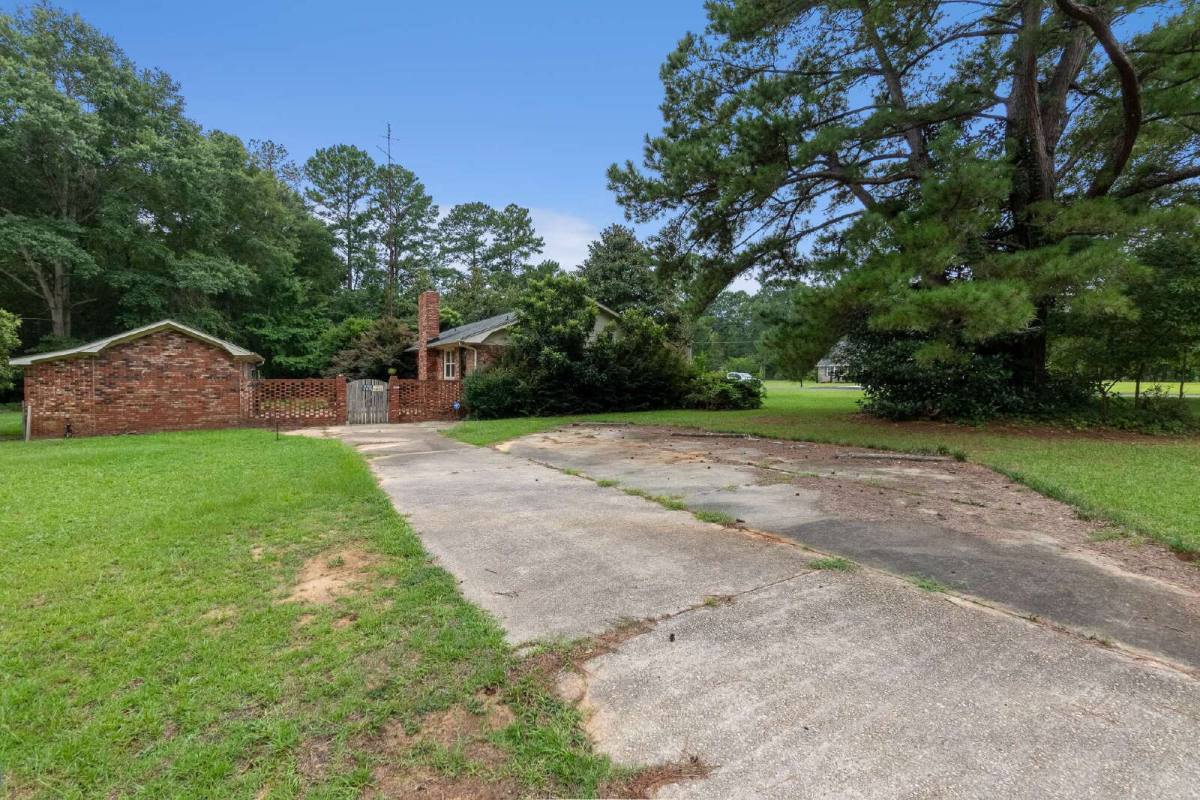 House for rent at 9 Bancroft Dr, Sumter, SC 29154