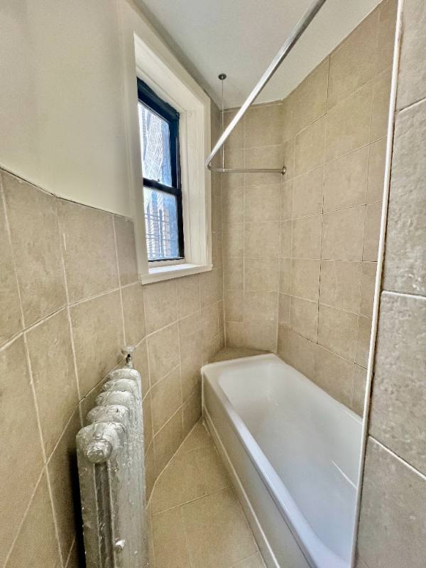 Apartment for rent at 358 Bergen Ave, Jersey City, NJ 07304