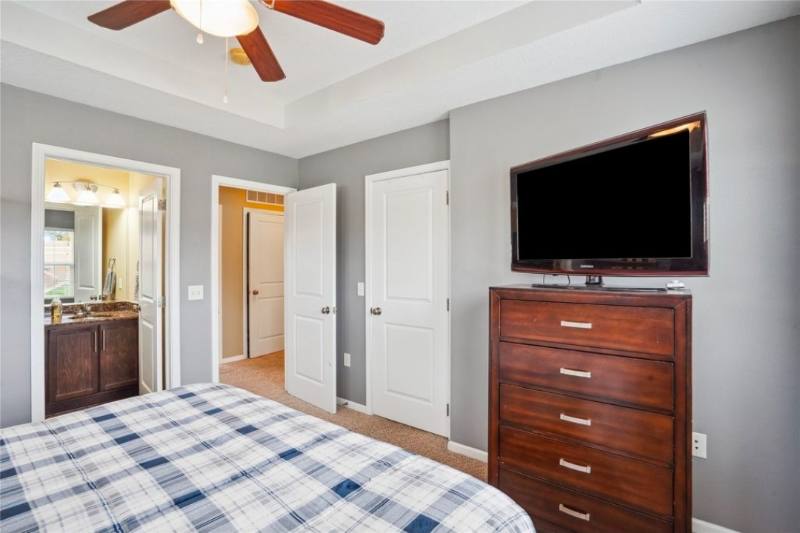 Townhouse for rent at 2102 High St, Des Moines, IA 50312